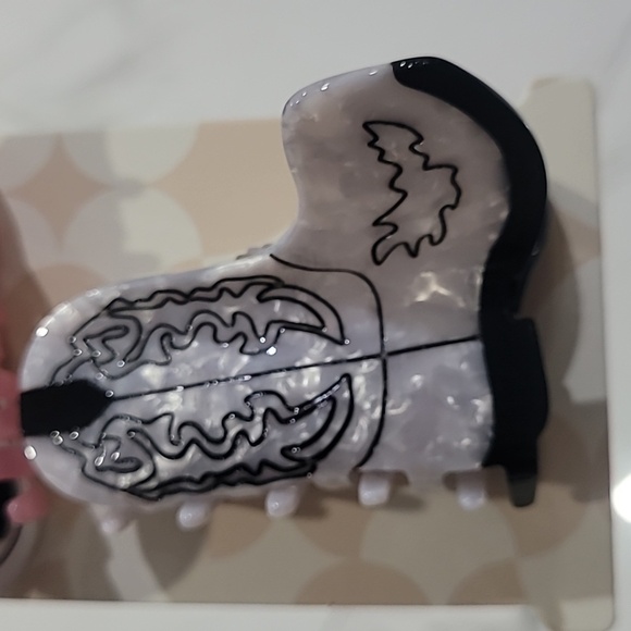 🔹️Piper K🔹️ Cowboy Boots And Guitar Hair Clips NWT Set Of 2 - Picture 3 of 4